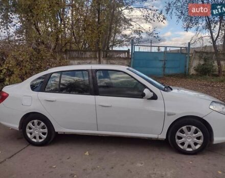 Рено Симбол 2010 в Виннице на Automoto.ua Белый Рено Симбол, объемом двигателя 1.39 л и пробегом 220 тыс. км за 3550 $, фото 2 на Automoto.ua
