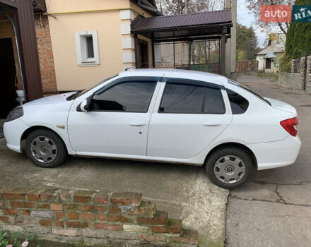 Белый Рено Симбол, объемом двигателя 1.4 л и пробегом 270 тыс. км за 4300 $, фото 6 на Automoto.ua