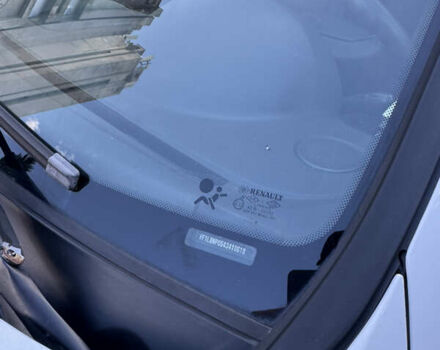 Белый Рено Симбол, объемом двигателя 1.39 л и пробегом 197 тыс. км за 4300 $, фото 12 на Automoto.ua