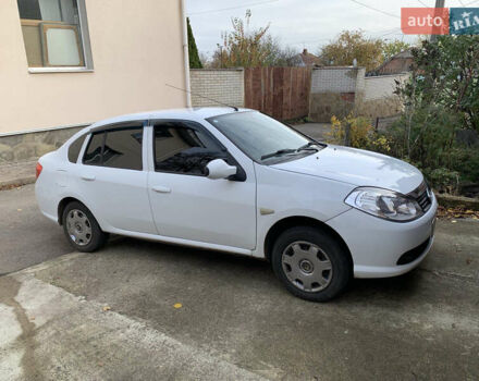 Белый Рено Симбол, объемом двигателя 1.4 л и пробегом 270 тыс. км за 4300 $, фото 3 на Automoto.ua