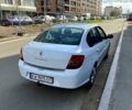 Белый Рено Симбол, объемом двигателя 1.4 л и пробегом 169 тыс. км за 4100 $, фото 1 на Automoto.ua