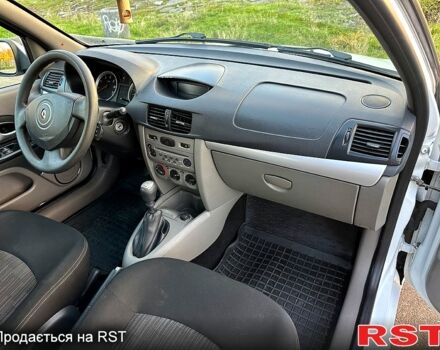 Белый Рено Симбол, объемом двигателя 1.4 л и пробегом 140 тыс. км за 3800 $, фото 11 на Automoto.ua