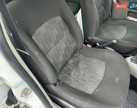 Білий Рено Сімбол, об'ємом двигуна 1.4 л та пробігом 163 тис. км за 4900 $, фото 48 на Automoto.ua