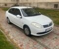 Белый Рено Симбол, объемом двигателя 1.4 л и пробегом 197 тыс. км за 4600 $, фото 1 на Automoto.ua