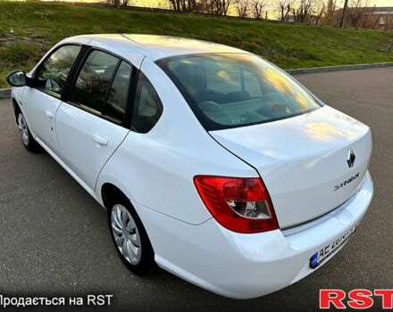 Белый Рено Симбол, объемом двигателя 1.4 л и пробегом 140 тыс. км за 3800 $, фото 1 на Automoto.ua