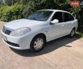Белый Рено Симбол, объемом двигателя 1.39 л и пробегом 165 тыс. км за 4400 $, фото 2 на Automoto.ua