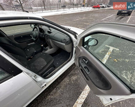 Білий Рено Сімбол, об'ємом двигуна 1.4 л та пробігом 163 тис. км за 4900 $, фото 50 на Automoto.ua