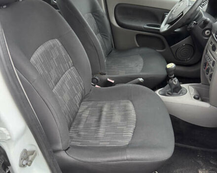 Белый Рено Симбол, объемом двигателя 1.39 л и пробегом 268 тыс. км за 3350 $, фото 13 на Automoto.ua