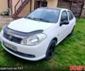 Белый Рено Симбол, объемом двигателя 1.4 л и пробегом 250 тыс. км за 3200 $, фото 1 на Automoto.ua