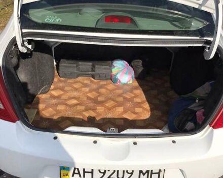 Рено Симбол 2012 в Ивано-Франковске на Automoto.ua Белый Рено Симбол, объемом двигателя 1.39 л и пробегом 162 тыс. км за 5000 $, фото 10 на Automoto.ua