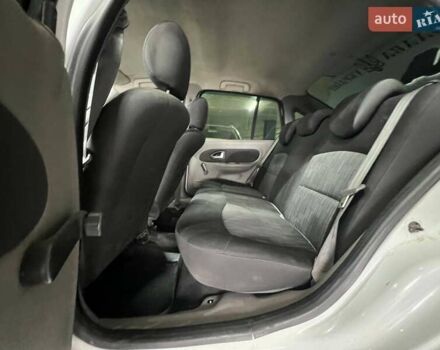 Белый Рено Симбол, объемом двигателя 1.6 л и пробегом 332 тыс. км за 3999 $, фото 20 на Automoto.ua