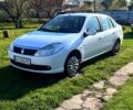 Белый Рено Симбол, объемом двигателя 1.4 л и пробегом 0 тыс. км за 5000 $, фото 3 на Automoto.ua