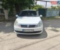 Белый Рено Симбол, объемом двигателя 1.39 л и пробегом 320 тыс. км за 4000 $, фото 1 на Automoto.ua