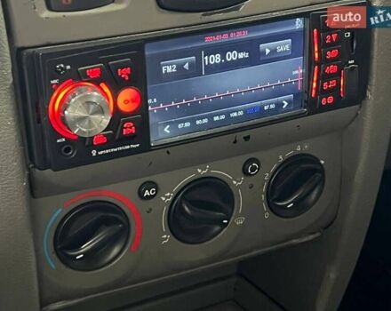 Белый Рено Симбол, объемом двигателя 1.6 л и пробегом 332 тыс. км за 3999 $, фото 16 на Automoto.ua