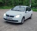 Белый Рено Симбол, объемом двигателя 1.4 л и пробегом 200 тыс. км за 2600 $, фото 1 на Automoto.ua