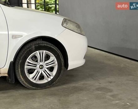 Белый Рено Симбол, объемом двигателя 1.6 л и пробегом 332 тыс. км за 3999 $, фото 6 на Automoto.ua