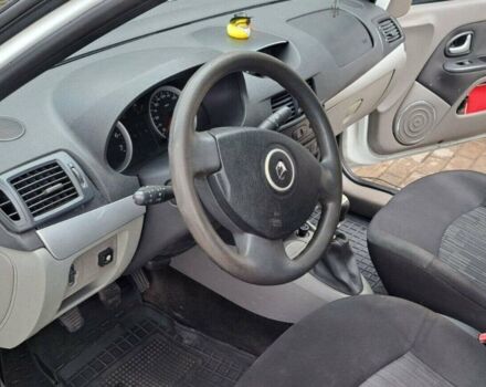 Білий Рено Сімбол, об'ємом двигуна 1.39 л та пробігом 160 тис. км за 4100 $, фото 1 на Automoto.ua