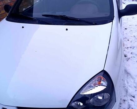 Белый Рено Симбол, объемом двигателя 1.4 л и пробегом 25000 тыс. км за 3600 $, фото 1 на Automoto.ua