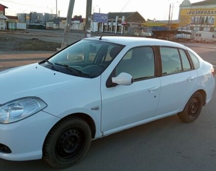 Белый Рено Симбол, объемом двигателя 1.39 л и пробегом 143 тыс. км за 3000 $, фото 1 на Automoto.ua