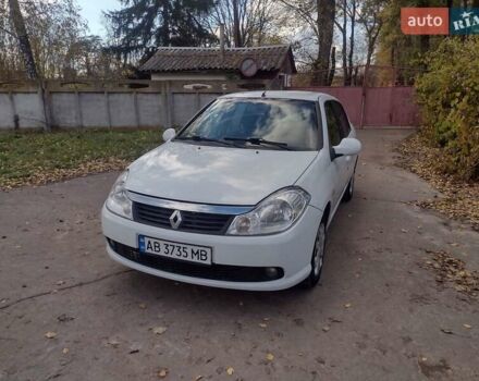 Белый Рено Симбол, объемом двигателя 1.39 л и пробегом 220 тыс. км за 3550 $, фото 1 на Automoto.ua