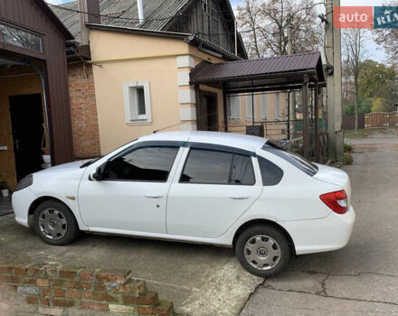 Белый Рено Симбол, объемом двигателя 1.4 л и пробегом 270 тыс. км за 4300 $, фото 1 на Automoto.ua