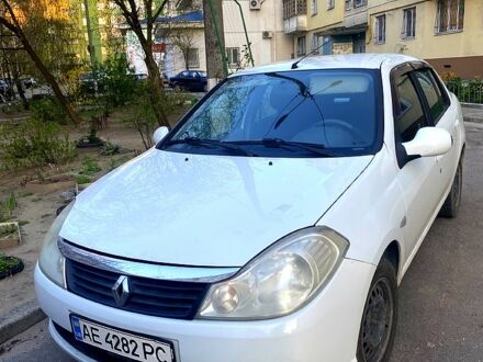 Рено Сімбол 2011 у Дніпро (Дніпропетровську) на Automoto.ua Білий Рено Сімбол, об'ємом двигуна 1.4 л та пробігом 197 тис. км за 3800 $, фото 1 на Automoto.ua