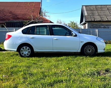 Білий Рено Сімбол, об'ємом двигуна 1.4 л та пробігом 0 тис. км за 5000 $, фото 1 на Automoto.ua