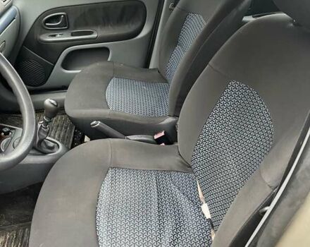 Бежевый Рено Симбол, объемом двигателя 1.4 л и пробегом 185 тыс. км за 3700 $, фото 3 на Automoto.ua