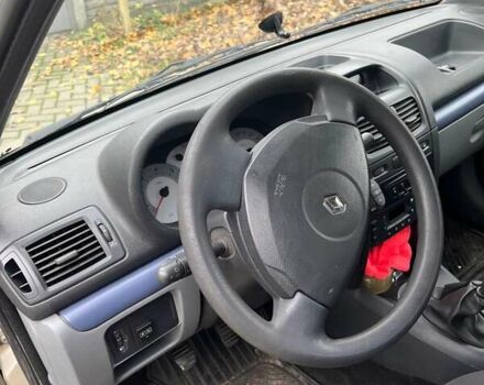 Бежевый Рено Симбол, объемом двигателя 1.4 л и пробегом 185 тыс. км за 3700 $, фото 4 на Automoto.ua