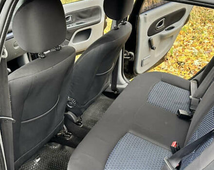 Черный Рено Симбол, объемом двигателя 1.39 л и пробегом 312 тыс. км за 5023 $, фото 9 на Automoto.ua