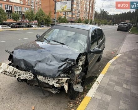 Черный Рено Симбол, объемом двигателя 1.4 л и пробегом 150 тыс. км за 1011 $, фото 1 на Automoto.ua