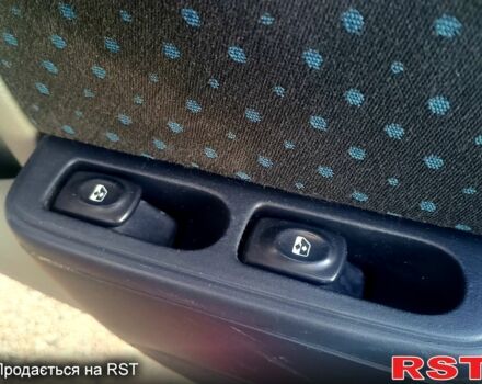 Червоний Рено Сімбол, об'ємом двигуна 1.4 л та пробігом 220 тис. км за 4550 $, фото 9 на Automoto.ua