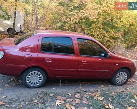 Красный Рено Симбол, объемом двигателя 1.39 л и пробегом 241 тыс. км за 4200 $, фото 2 на Automoto.ua