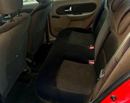 Красный Рено Симбол, объемом двигателя 1.1 л и пробегом 217 тыс. км за 4000 $, фото 4 на Automoto.ua