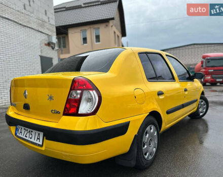 Желтый Рено Симбол, объемом двигателя 1.4 л и пробегом 266 тыс. км за 3000 $, фото 4 на Automoto.ua