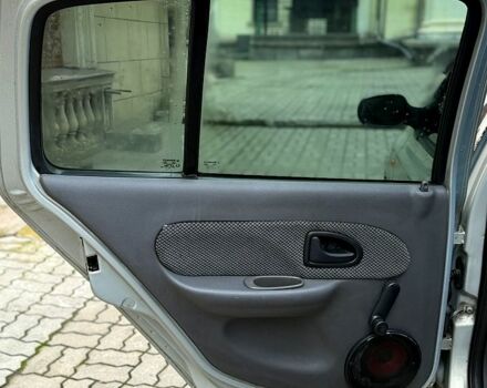 Серый Рено Симбол, объемом двигателя 1.4 л и пробегом 280 тыс. км за 2750 $, фото 5 на Automoto.ua