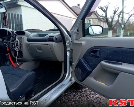 Серый Рено Симбол, объемом двигателя 1.4 л и пробегом 260 тыс. км за 2999 $, фото 7 на Automoto.ua