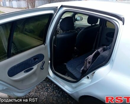 Серый Рено Симбол, объемом двигателя 1.4 л и пробегом 260 тыс. км за 2999 $, фото 5 на Automoto.ua