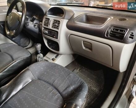 Серый Рено Симбол, объемом двигателя 1.39 л и пробегом 256 тыс. км за 2550 $, фото 11 на Automoto.ua