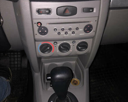 Серый Рено Симбол, объемом двигателя 1.4 л и пробегом 140 тыс. км за 6000 $, фото 8 на Automoto.ua