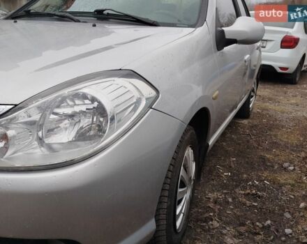 Серый Рено Симбол, объемом двигателя 1.39 л и пробегом 210 тыс. км за 5000 $, фото 11 на Automoto.ua