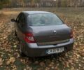Серый Рено Симбол, объемом двигателя 1.6 л и пробегом 152 тыс. км за 5500 $, фото 1 на Automoto.ua
