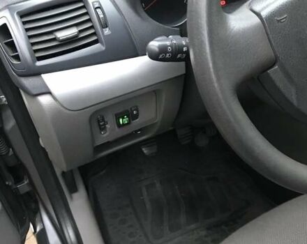 Рено Симбол 2011 в Черкассах на Automoto.ua Серый Рено Симбол, объемом двигателя 1.6 л и пробегом 152 тыс. км за 5500 $, фото 7 на Automoto.ua