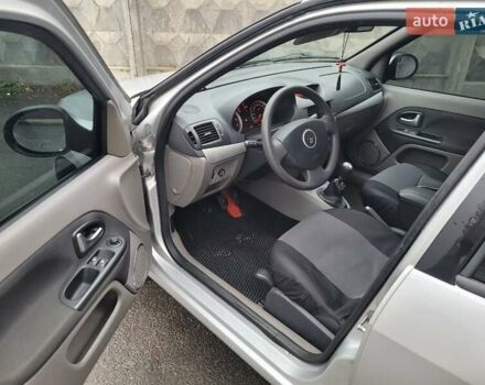Серый Рено Симбол, объемом двигателя 1.39 л и пробегом 180 тыс. км за 5400 $, фото 12 на Automoto.ua