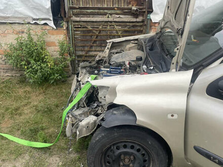 Сірий Рено Сімбол, об'ємом двигуна 1.39 л та пробігом 151 тис. км за 1000 $, фото 1 на Automoto.ua