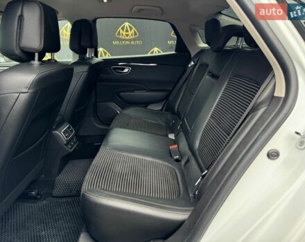 Білий Рено Talisman, об'ємом двигуна 1.6 л та пробігом 230 тис. км за 12800 $, фото 10 на Automoto.ua