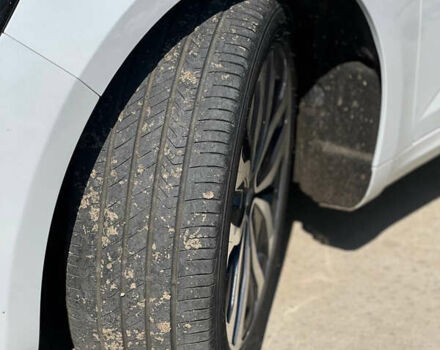 Білий Рено Talisman, об'ємом двигуна 1.5 л та пробігом 112 тис. км за 16900 $, фото 23 на Automoto.ua