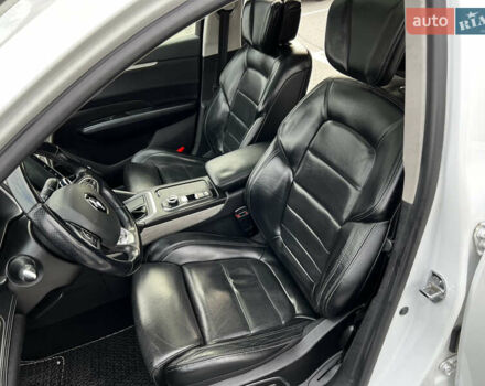 Білий Рено Talisman, об'ємом двигуна 1.6 л та пробігом 260 тис. км за 17850 $, фото 15 на Automoto.ua