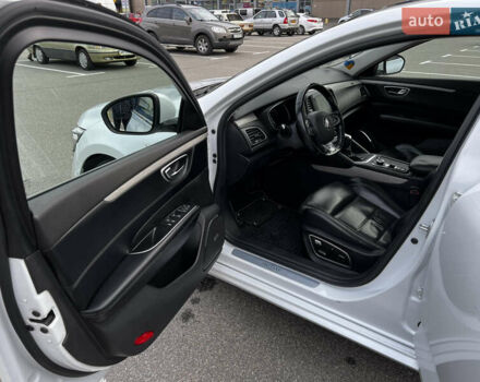 Білий Рено Talisman, об'ємом двигуна 1.6 л та пробігом 260 тис. км за 17850 $, фото 14 на Automoto.ua