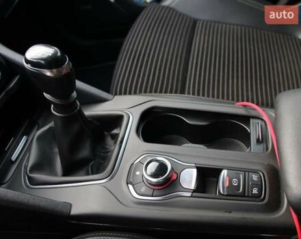 Білий Рено Talisman, об'ємом двигуна 1.6 л та пробігом 175 тис. км за 16950 $, фото 40 на Automoto.ua